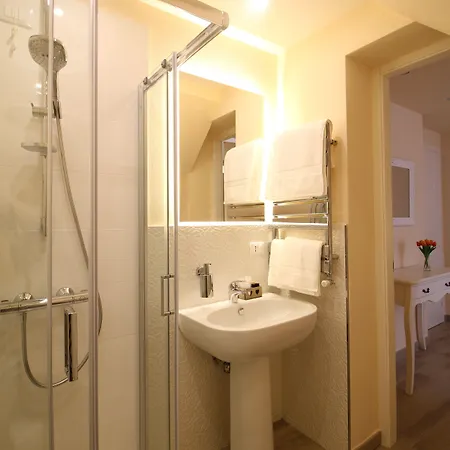 In Chic - No Ztl, Free Parking, Priv Bath, Old 550m بيت ضيافة 3*