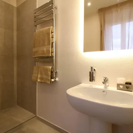 بيت ضيافة In Chic - No Ztl, Free Parking, Priv Bath, Old 550m